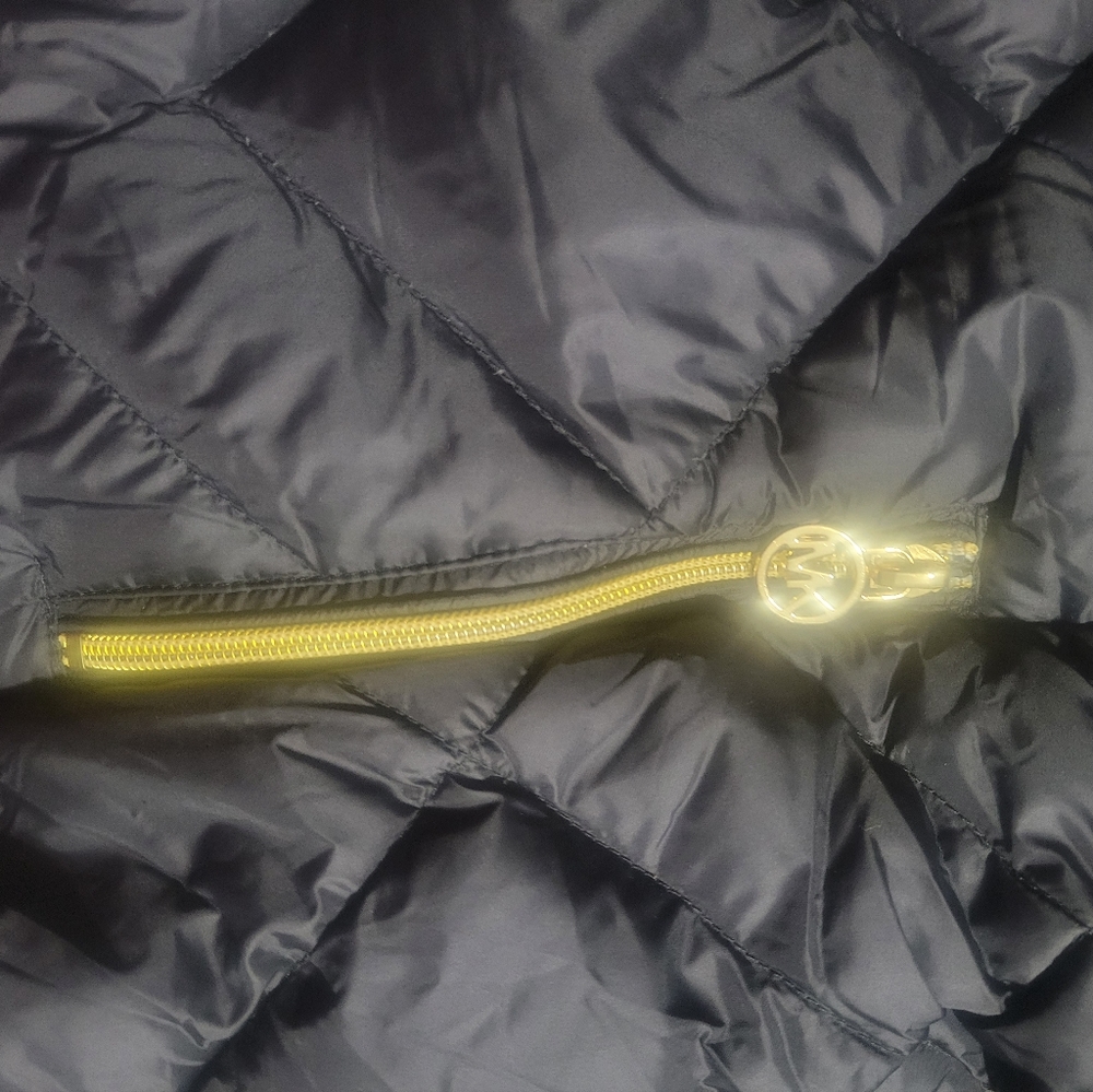 Coat - Picture 9 of 12